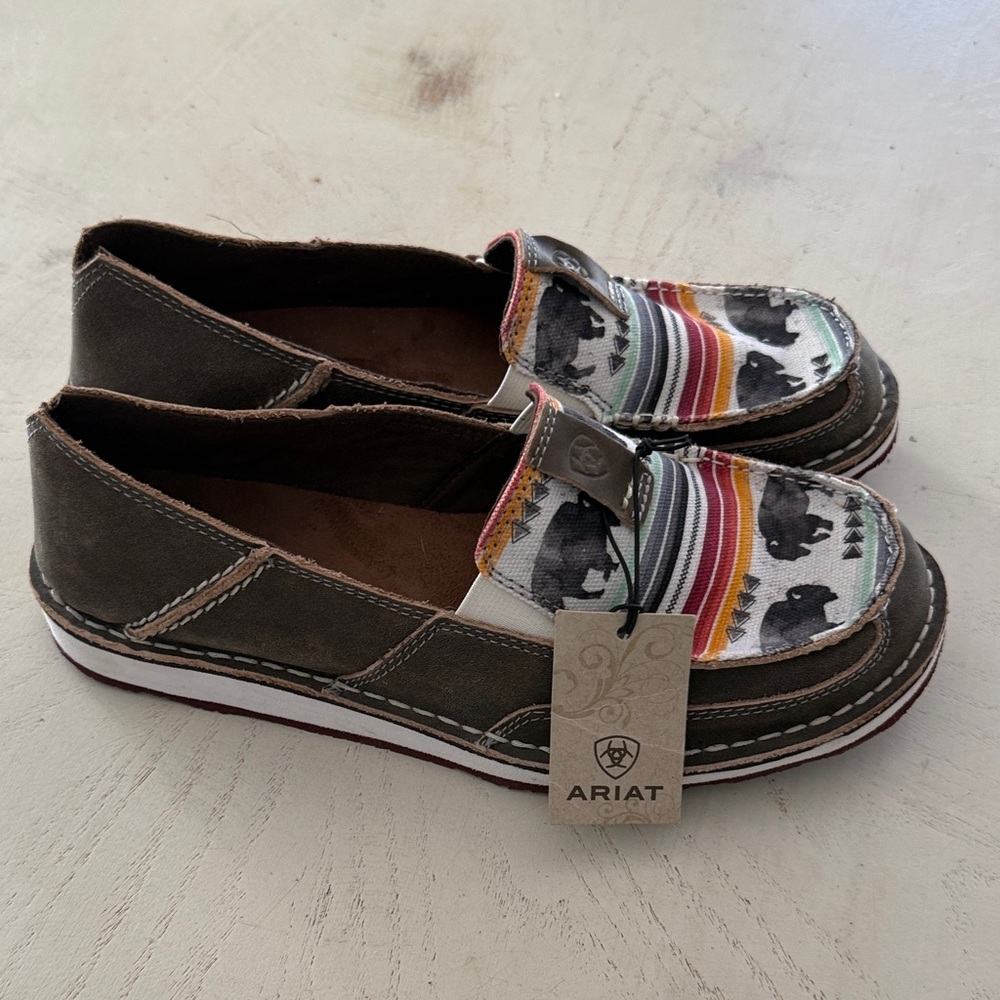 Ariat Woman’s size 9.5 Brown Western Moccasins with Buffalo Print BNWT $95